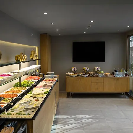Upsuites 4*