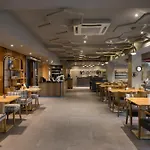 Hotel Upsuites 4*