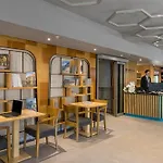 Upsuites 4*