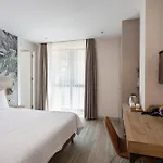 Upsuites Hotel 4*