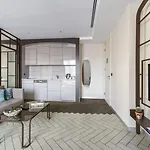 Upsuites 4*