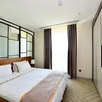 Upsuites Hotel 4*