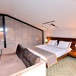 Upsuites