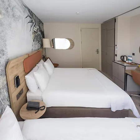 Upsuites 4*