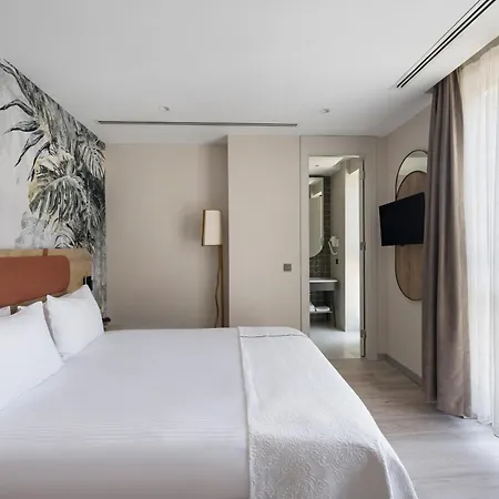Upsuites Hotel 4*