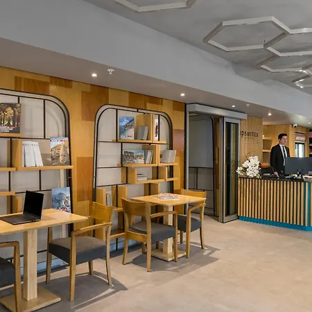 Upsuites 4*