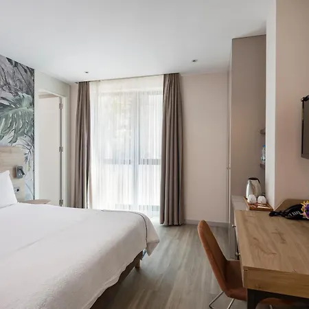 Upsuites Hotel 4*