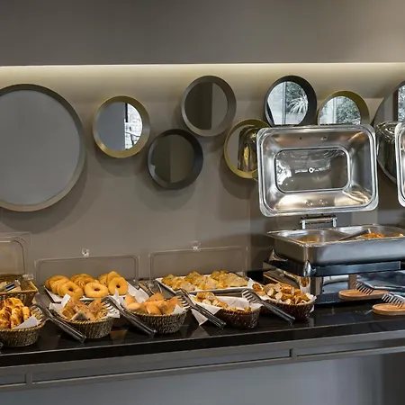 Hotel Upsuites 4*