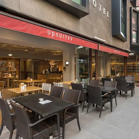 Upsuites Hotel