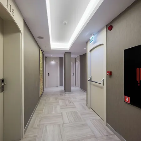 Upsuites Hotel 4*