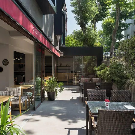 Upsuites Hotel 4*