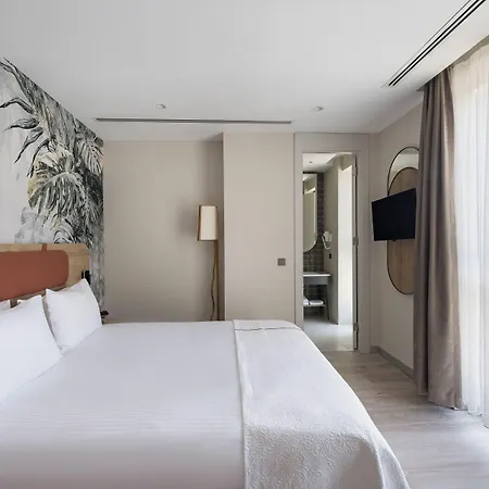Upsuites Hotel 4*