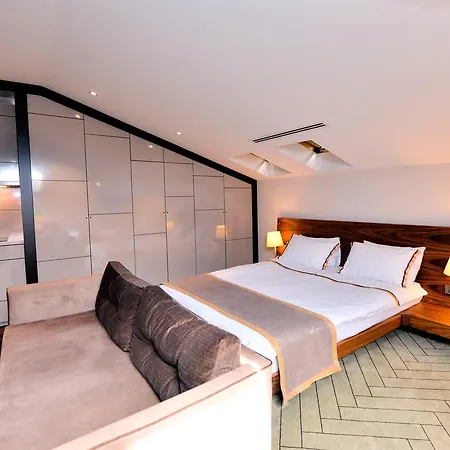 Upsuites