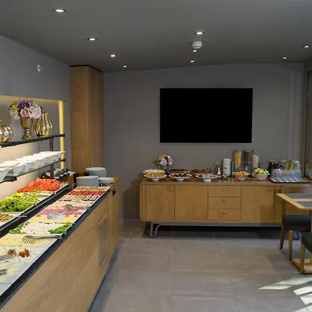 Upsuites Hotel 4*