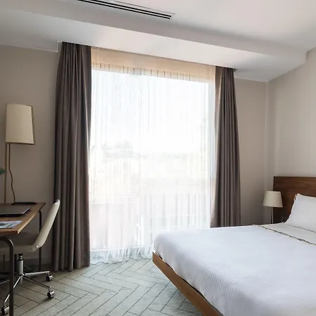 Upsuites Отель