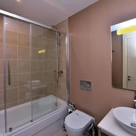 Upsuites Hotel 4*