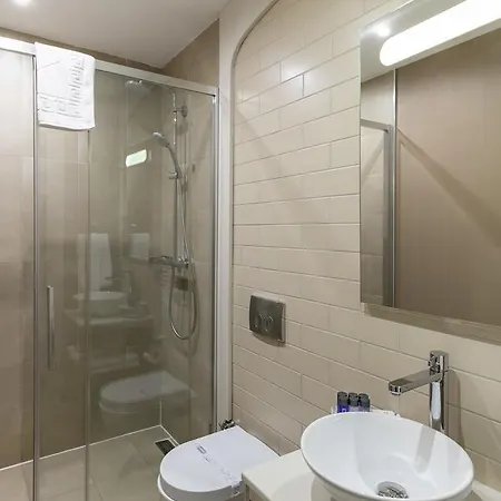 Upsuites 4*