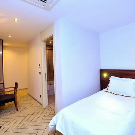 Upsuites