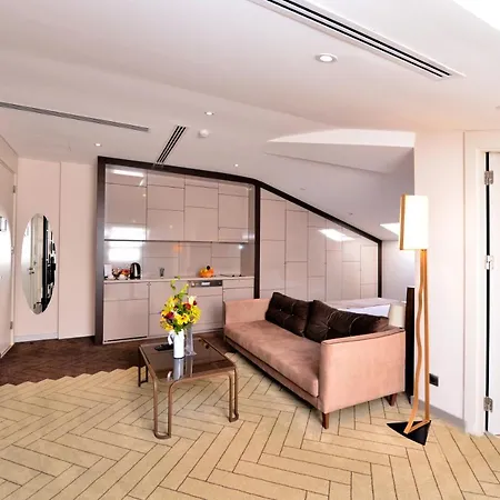 Upsuites Отель 4*