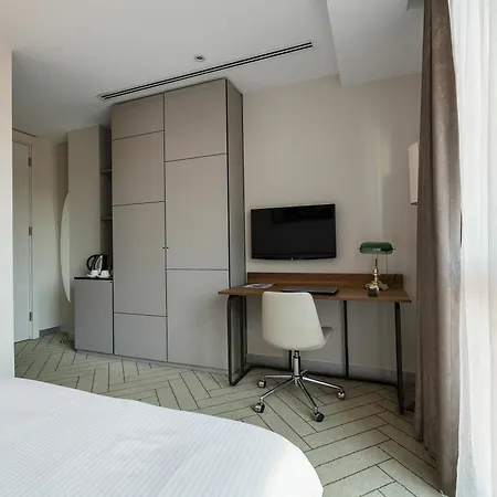 Upsuites